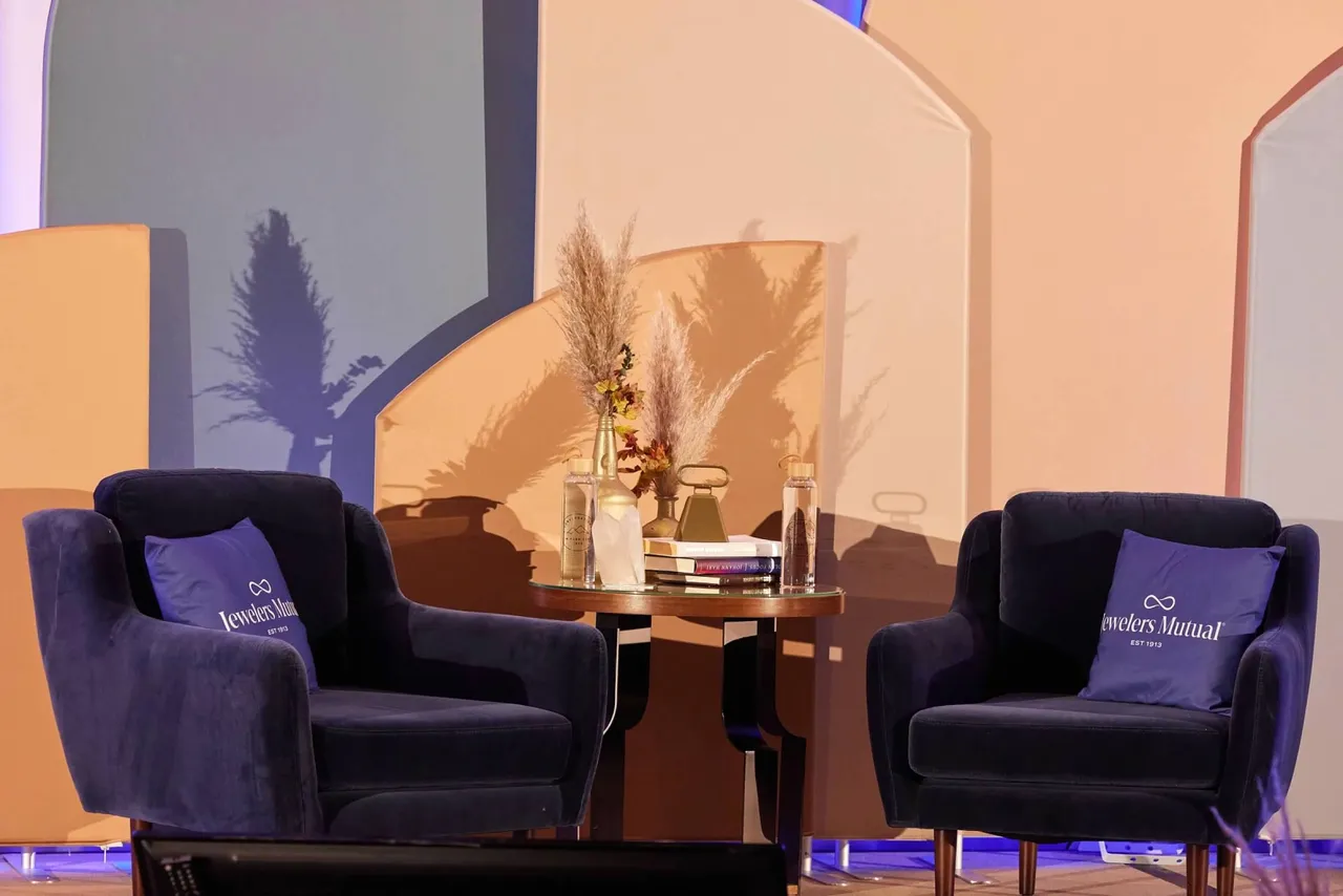 Jeweler's Mutual stage seating vignette